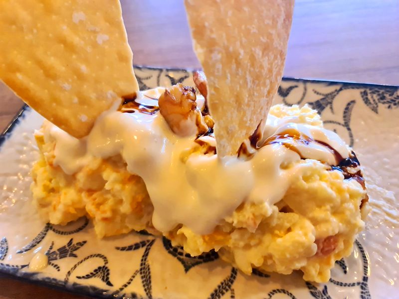 Umami Gastrobar & Brunch. Detapasconchencho