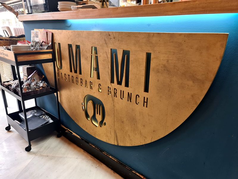 Umami Gastrobar & Brunch. Detapasconchencho